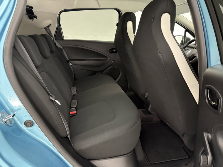 Vehicle Image 32