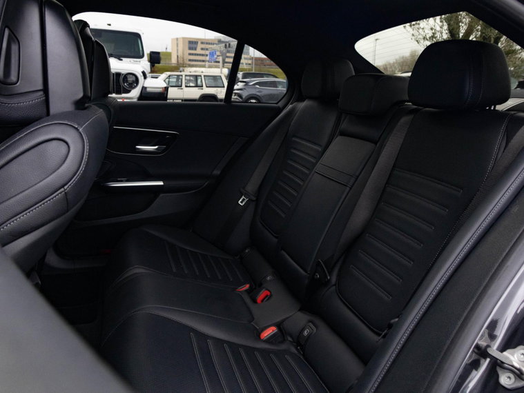 Vehicle Image 35