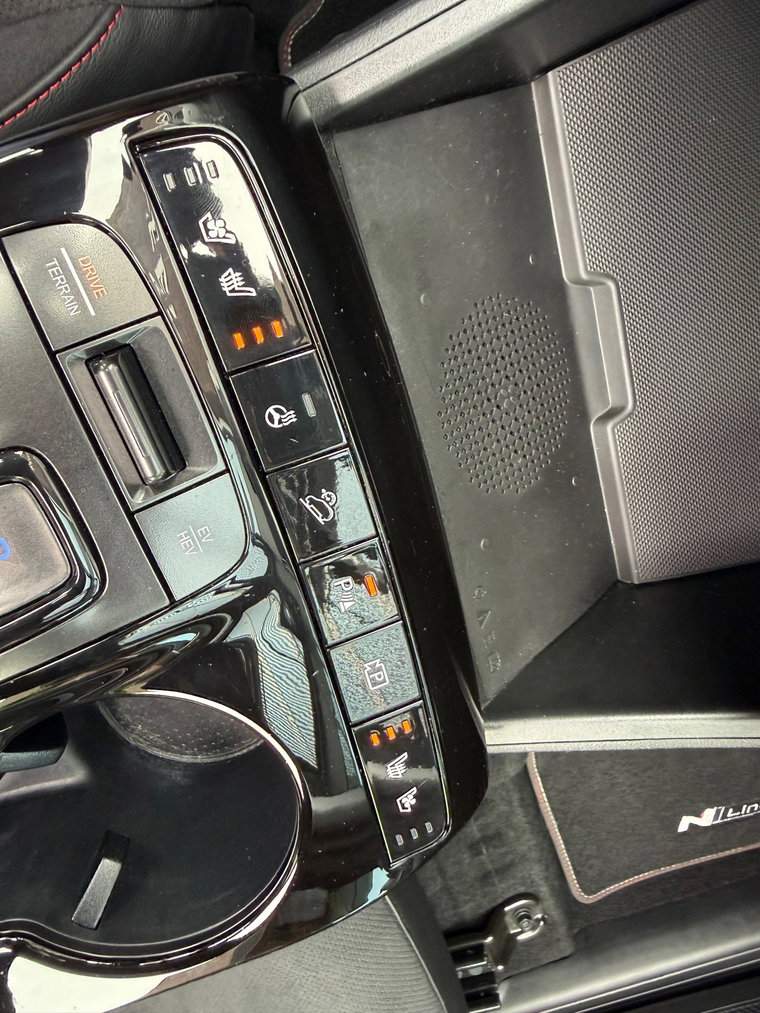 Vehicle Image 15