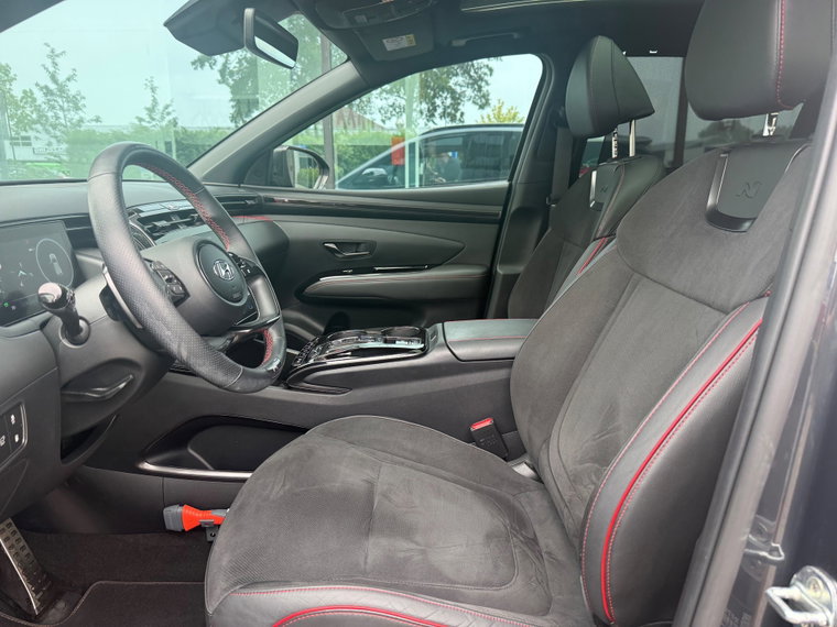 Vehicle Image 32