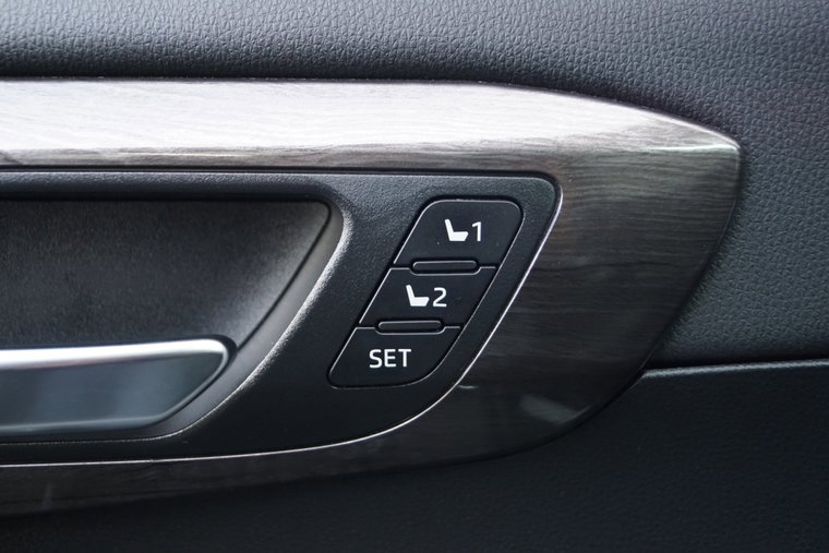 Vehicle Image 27