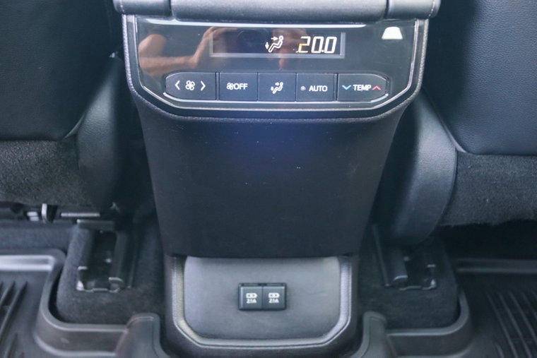 Vehicle Image 37