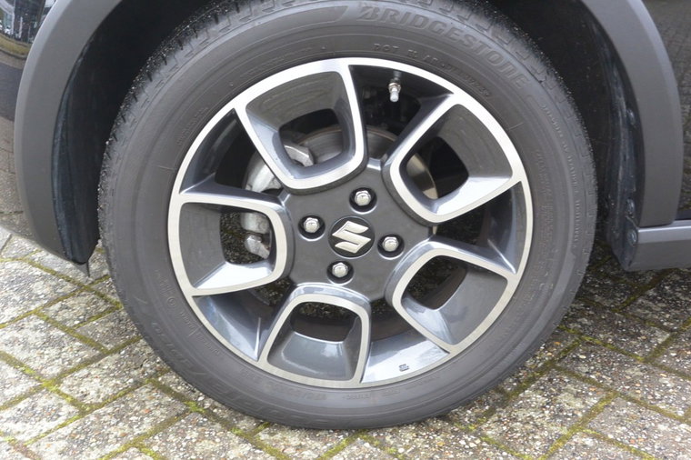 Vehicle Image 12