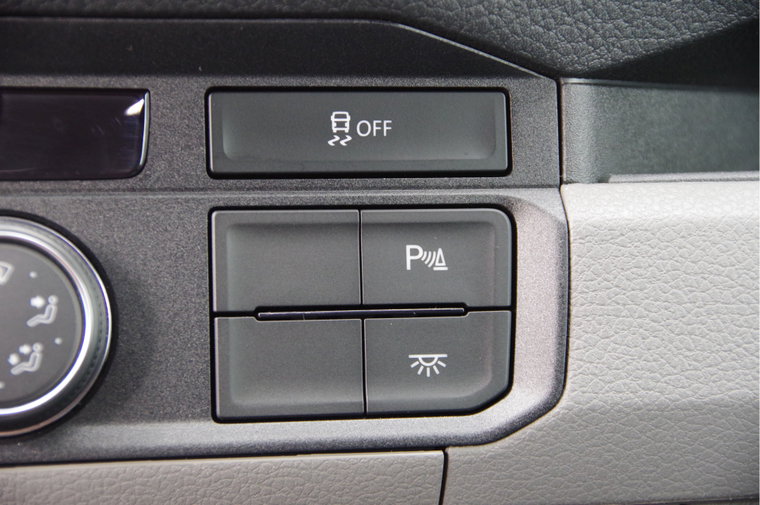 Vehicle Image 25