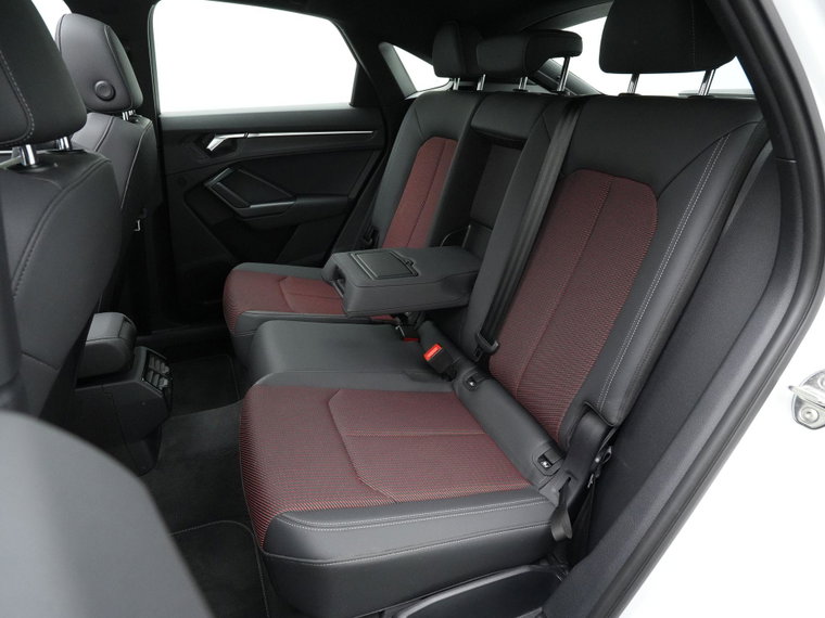 Vehicle Image 38