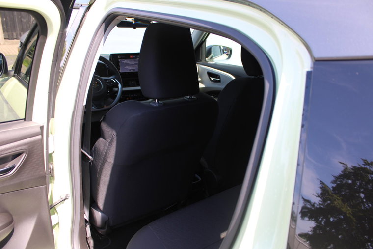 Vehicle Image 14