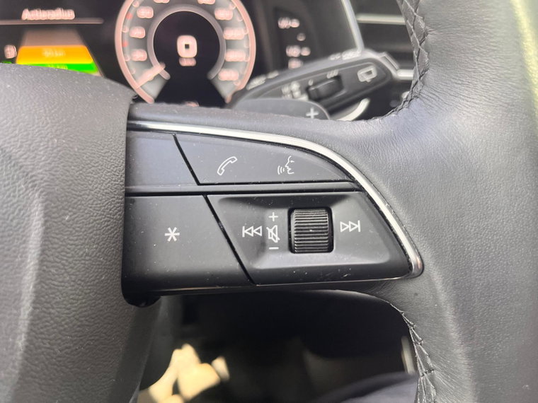 Vehicle Image 24