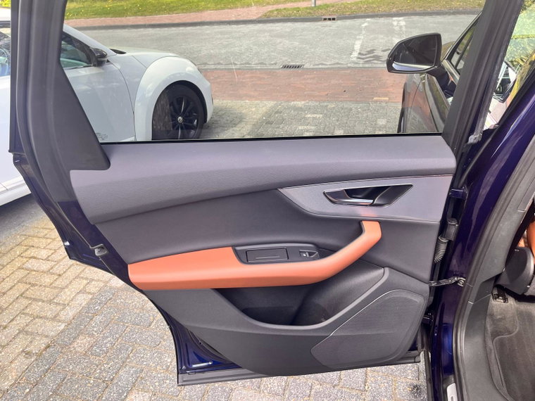 Vehicle Image 37