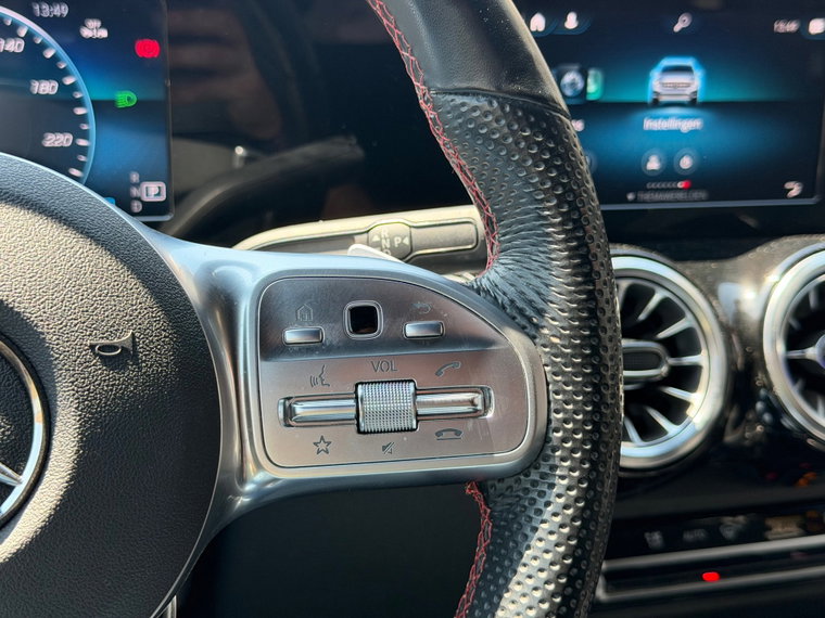 Vehicle Image 26