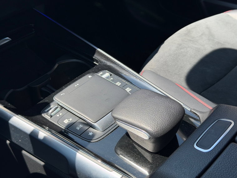 Vehicle Image 32