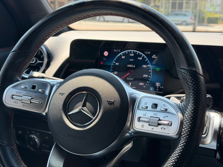 Vehicle Image 33