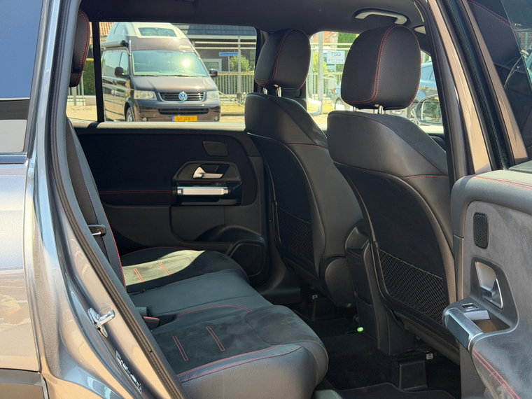 Vehicle Image 37