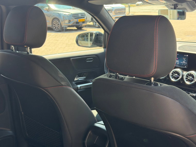 Vehicle Image 38