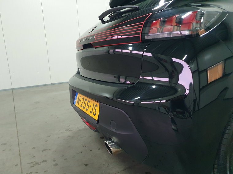 Vehicle Image 25