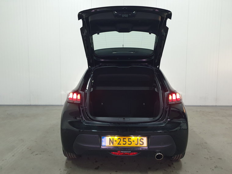 Vehicle Image 26