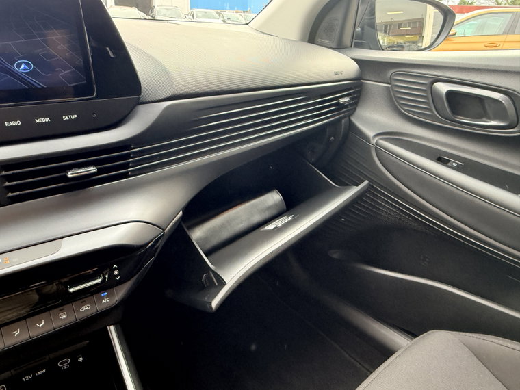 Vehicle Image 32