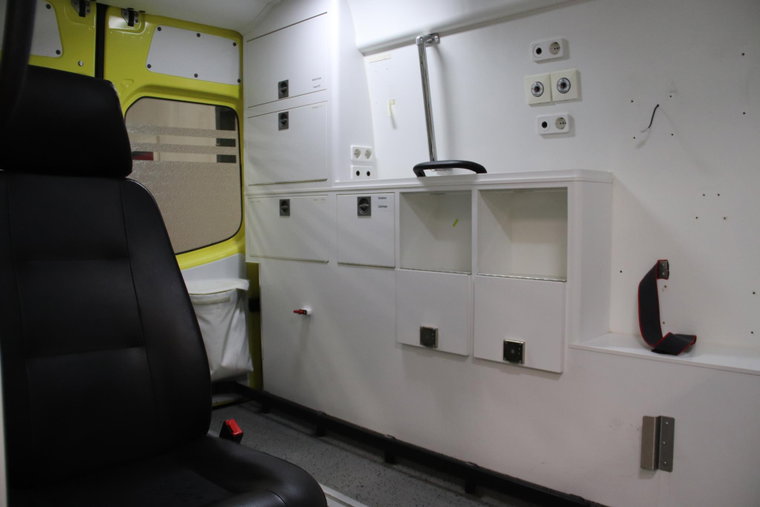 Vehicle Image 9