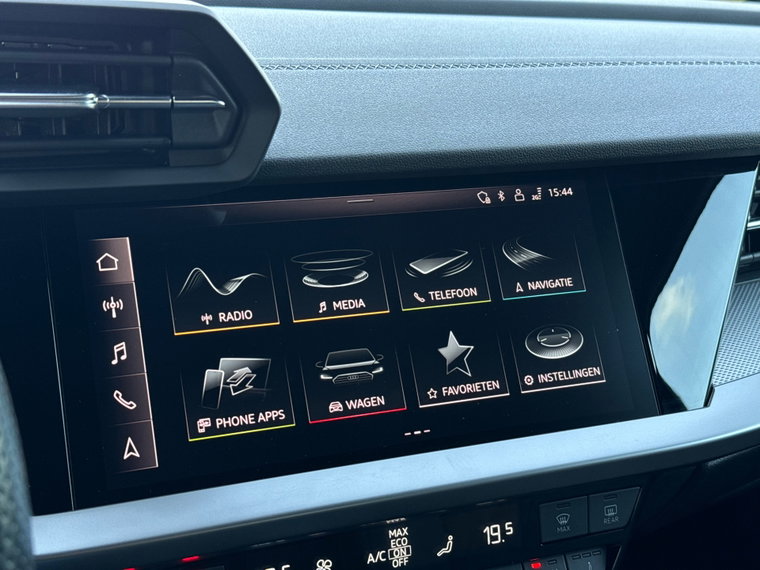 Vehicle Image 29