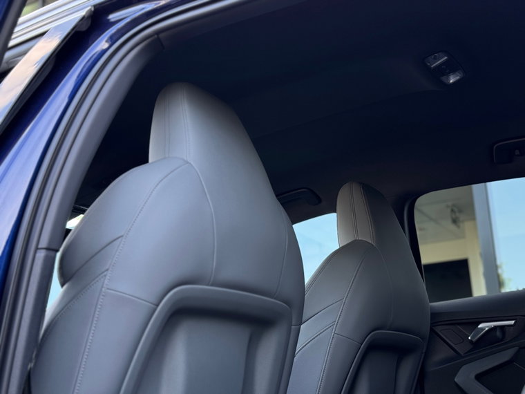 Vehicle Image 35