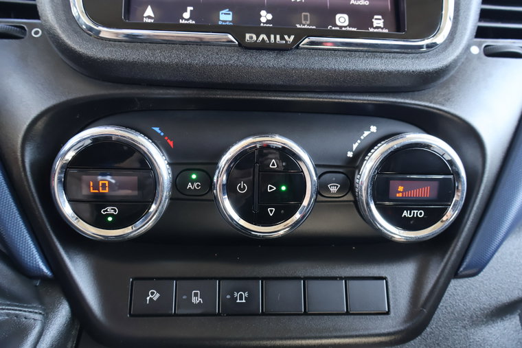 Vehicle Image 26