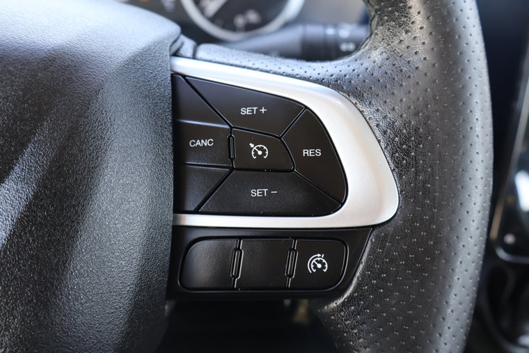 Vehicle Image 30