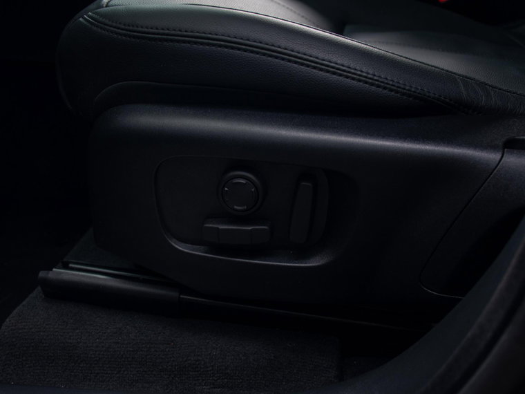 Vehicle Image 35