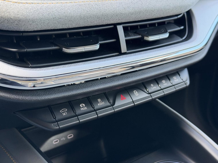 Vehicle Image 33