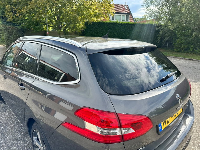 Vehicle Image 28