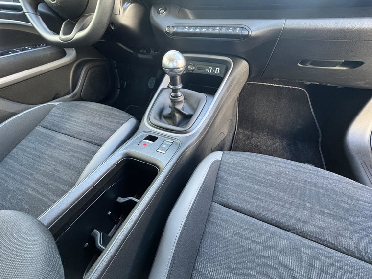 Vehicle Image 33