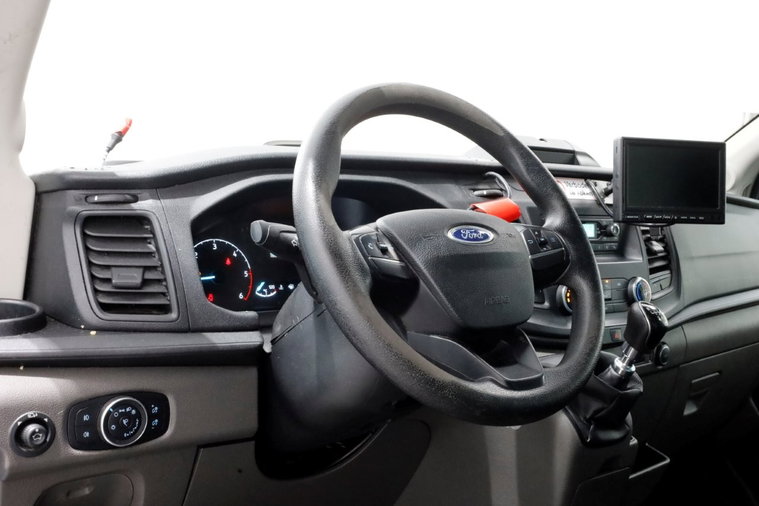 Vehicle Image 12