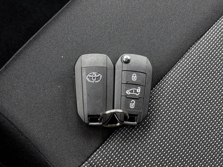 Vehicle Image 10