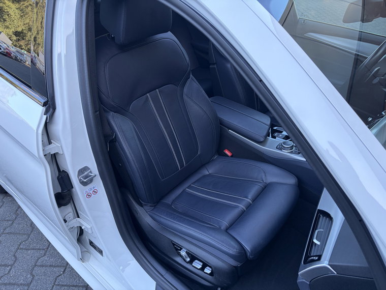 Vehicle Image 60