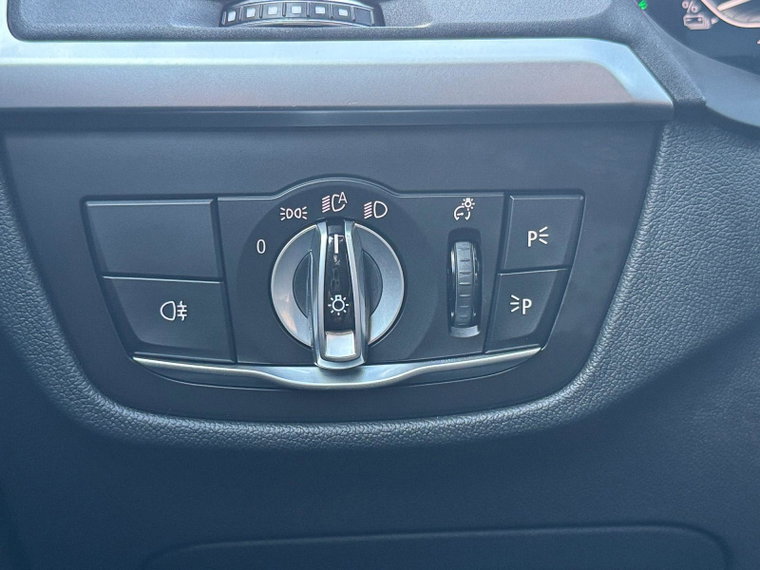Vehicle Image 38