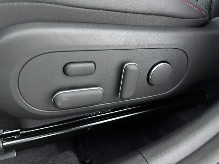 Vehicle Image 24
