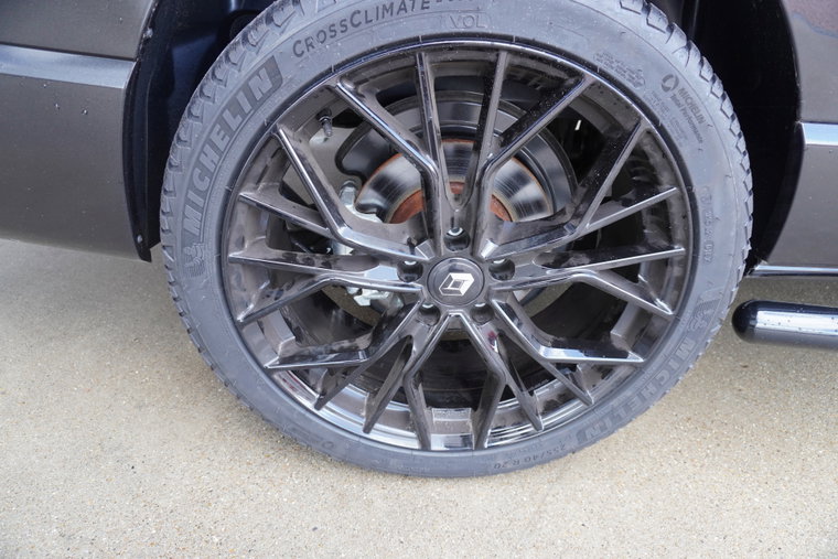 Vehicle Image 11