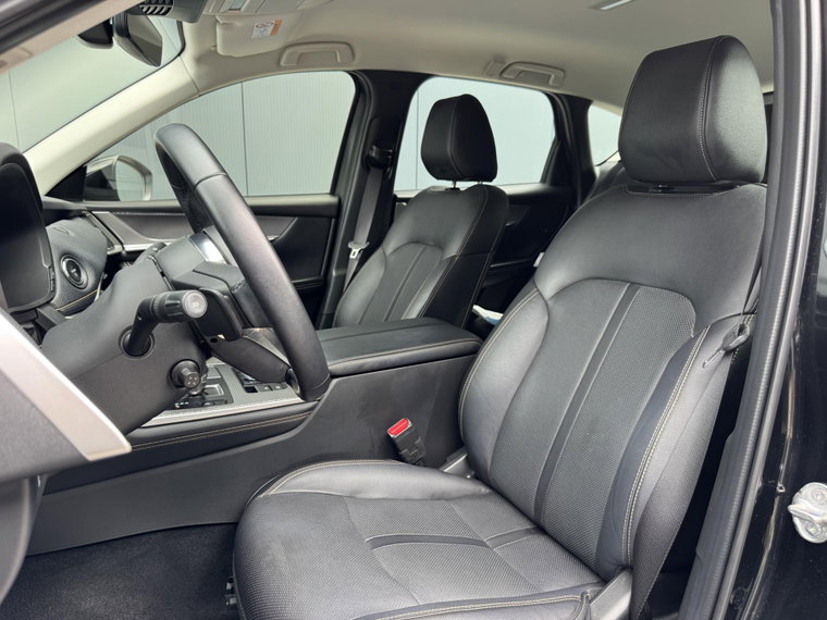 Vehicle Image 38