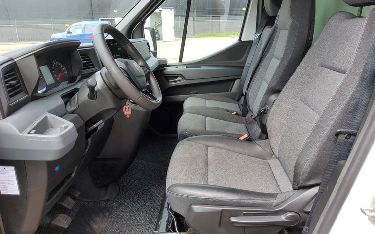 Vehicle Image 16