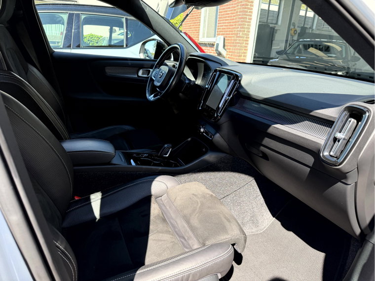 Vehicle Image 22