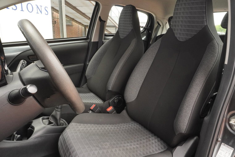 Vehicle Image 18