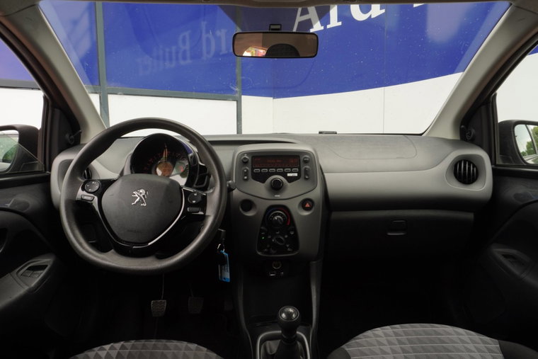 Vehicle Image 23
