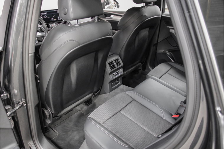 Vehicle Image 36