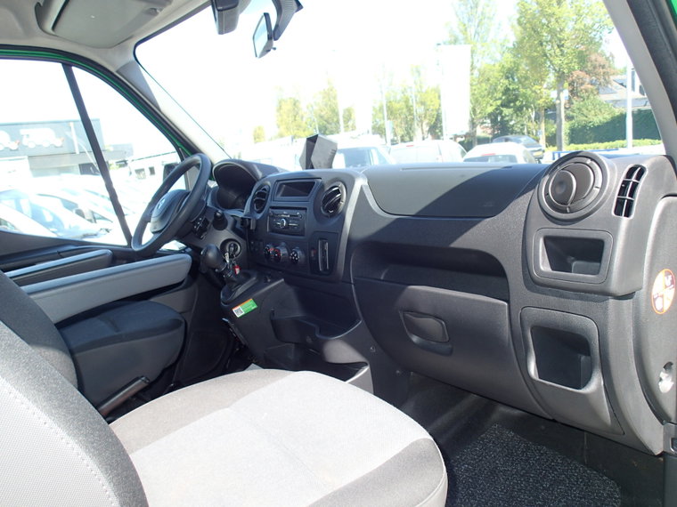 Vehicle Image 24