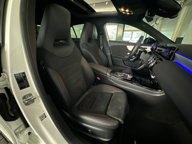 Vehicle Image 39