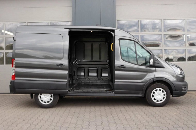 Vehicle Image 13