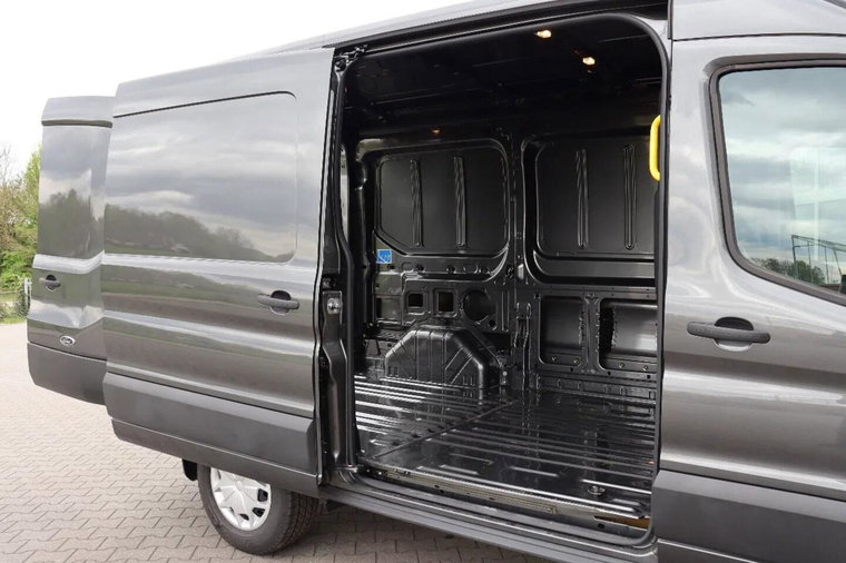 Vehicle Image 15