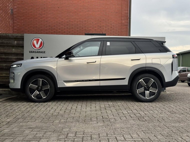 Vehicle Image 13