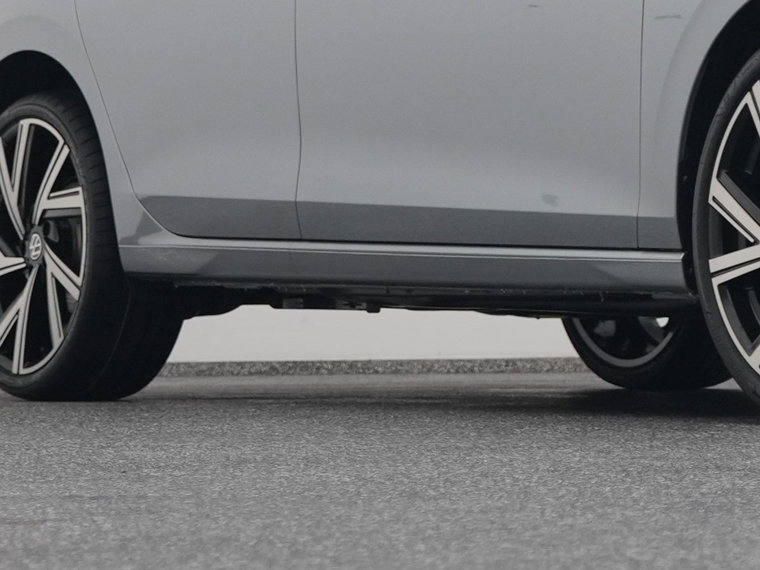 Vehicle Image 38