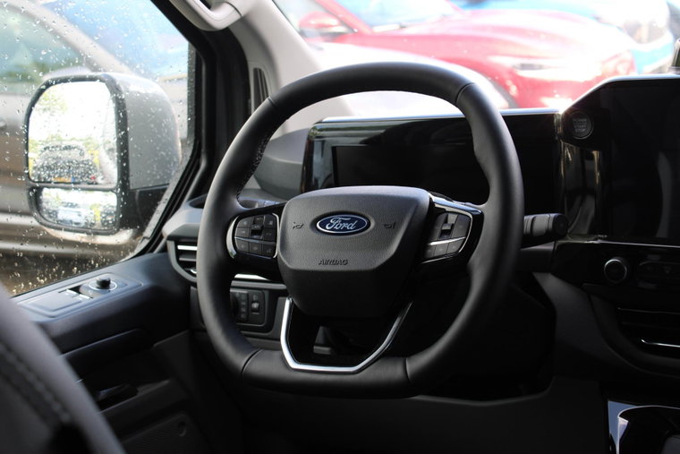 Vehicle Image 17