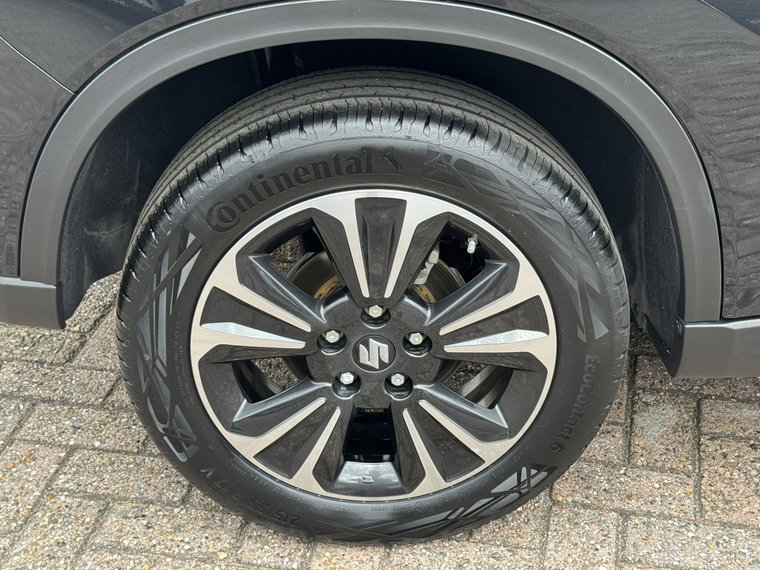 Vehicle Image 32