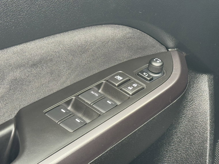Vehicle Image 43